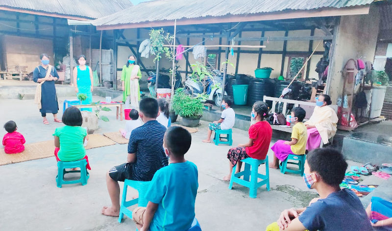 Guest Faculties Aahen Chanu Waikhom, Yumkham Sanatombi and Ishworani Chongtham interacting with Children at Bashikhong Torban Leikai.